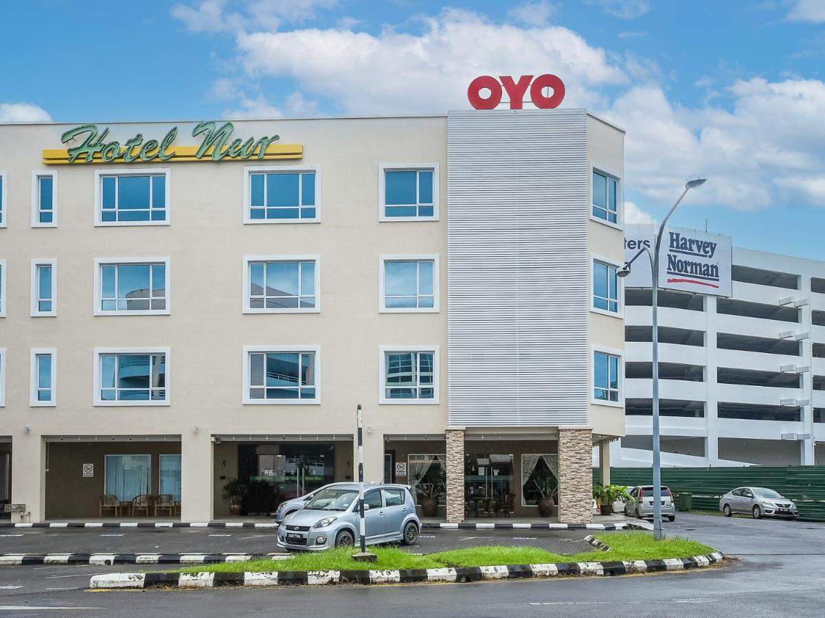 Super Oyo 985 Hotel Nur Miri Exteriör bild