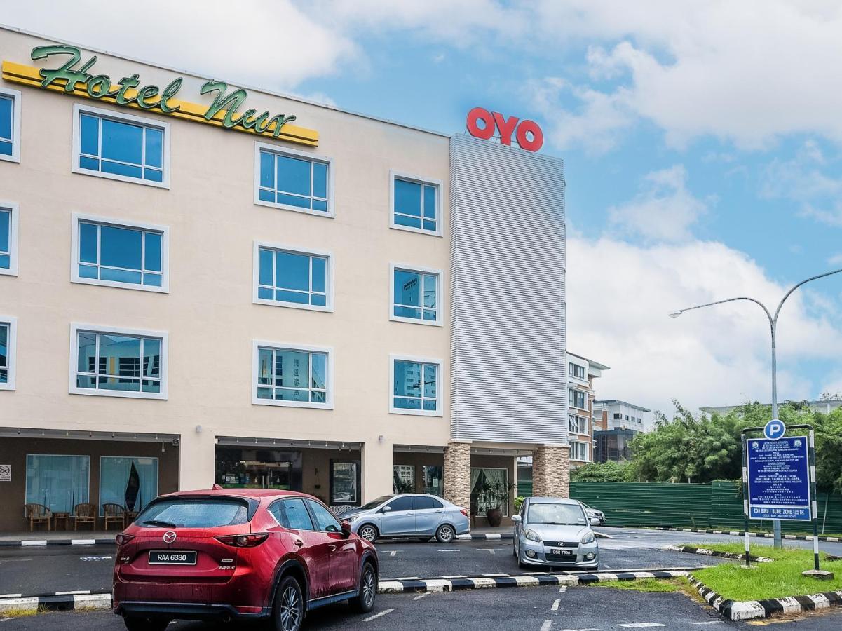 Super Oyo 985 Hotel Nur Miri Exteriör bild