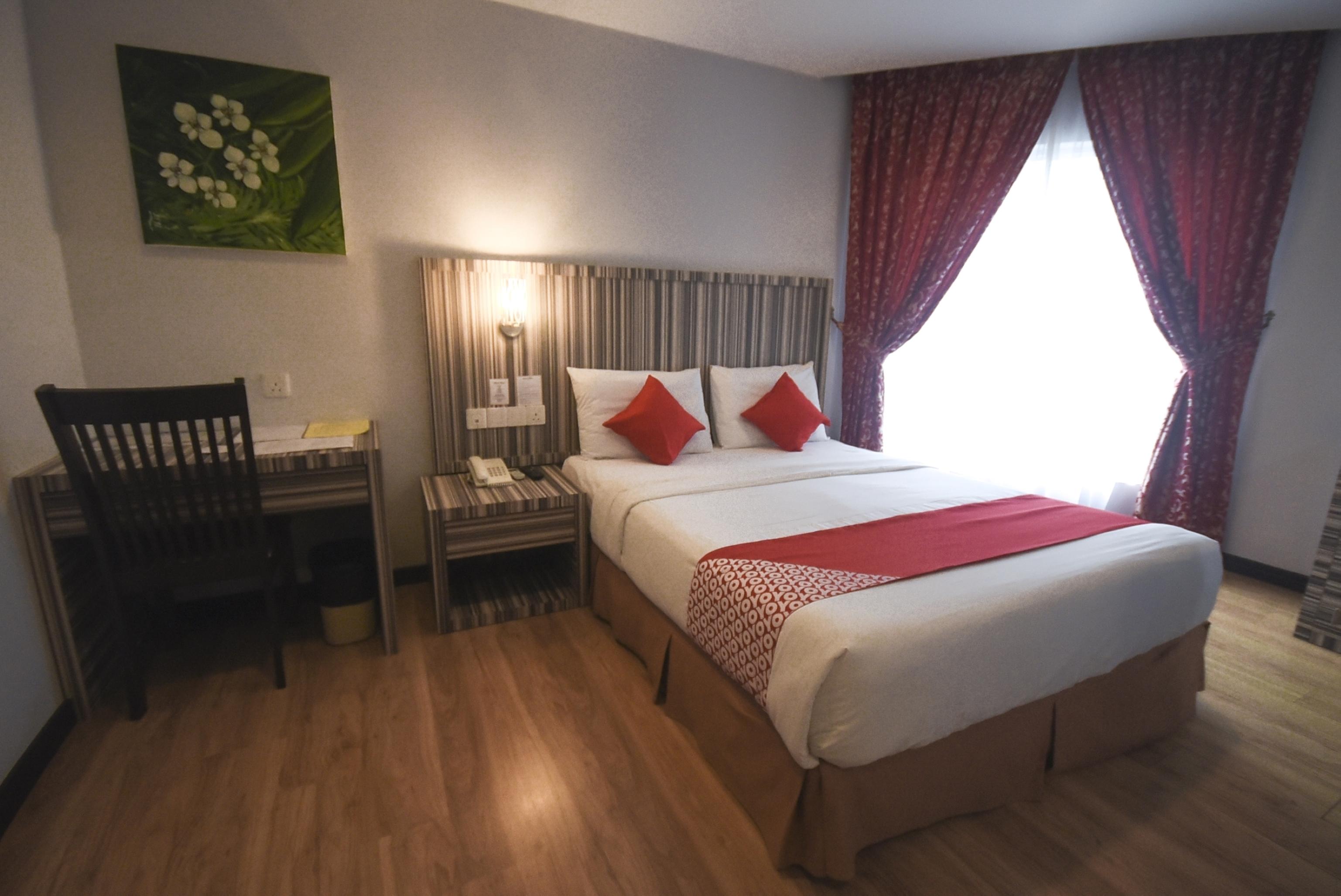 Super Oyo 985 Hotel Nur Miri Exteriör bild
