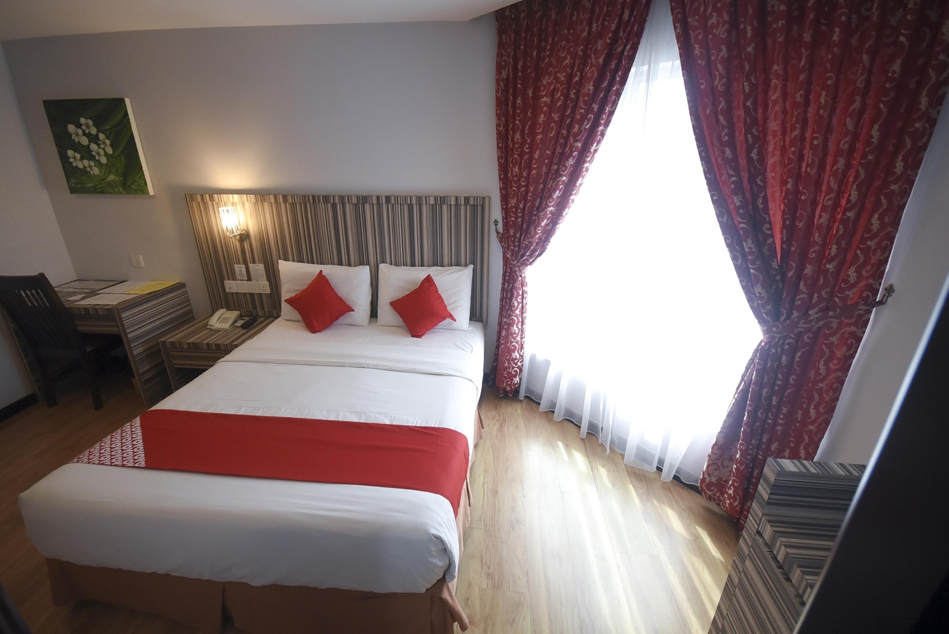 Super Oyo 985 Hotel Nur Miri Exteriör bild