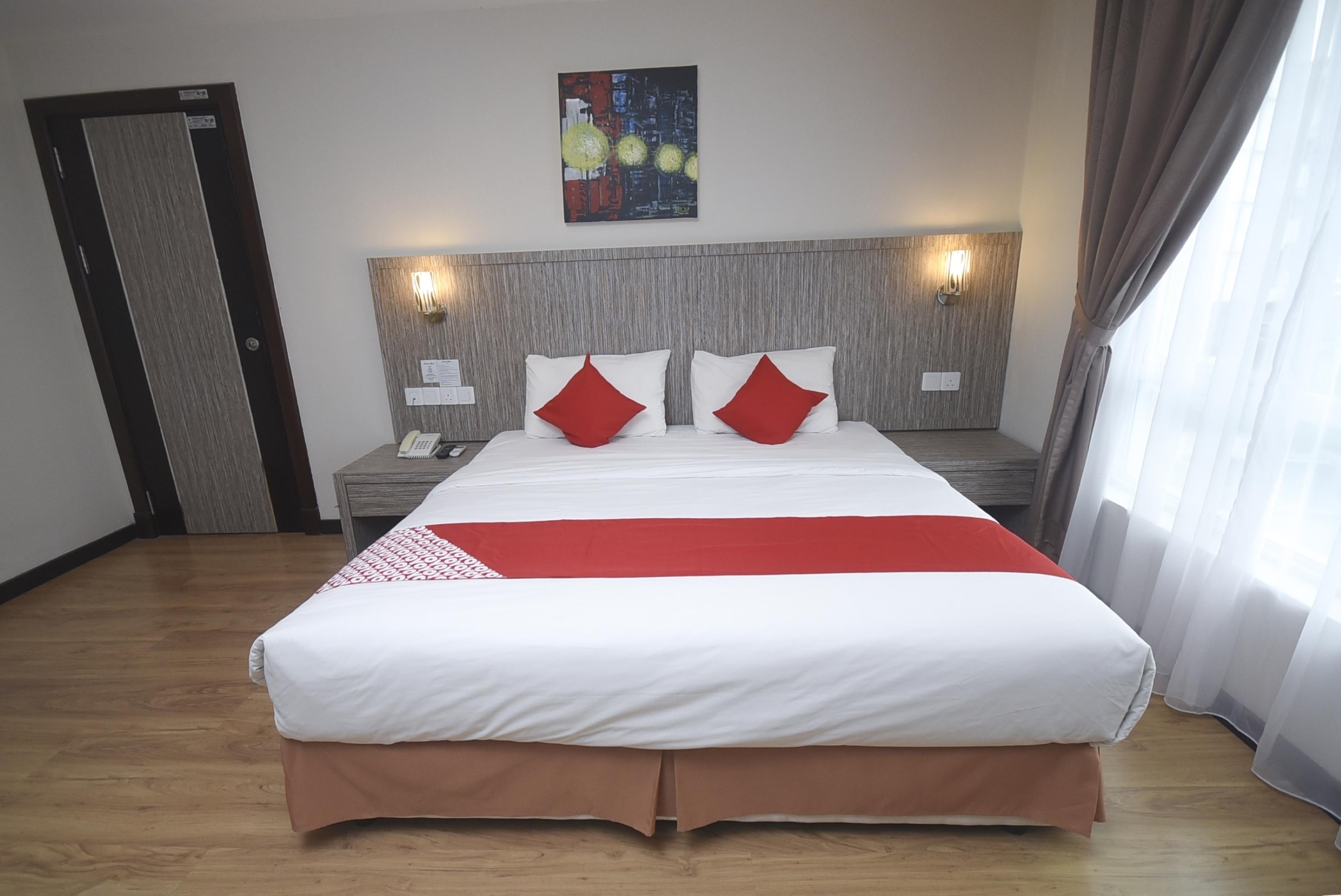 Super Oyo 985 Hotel Nur Miri Exteriör bild