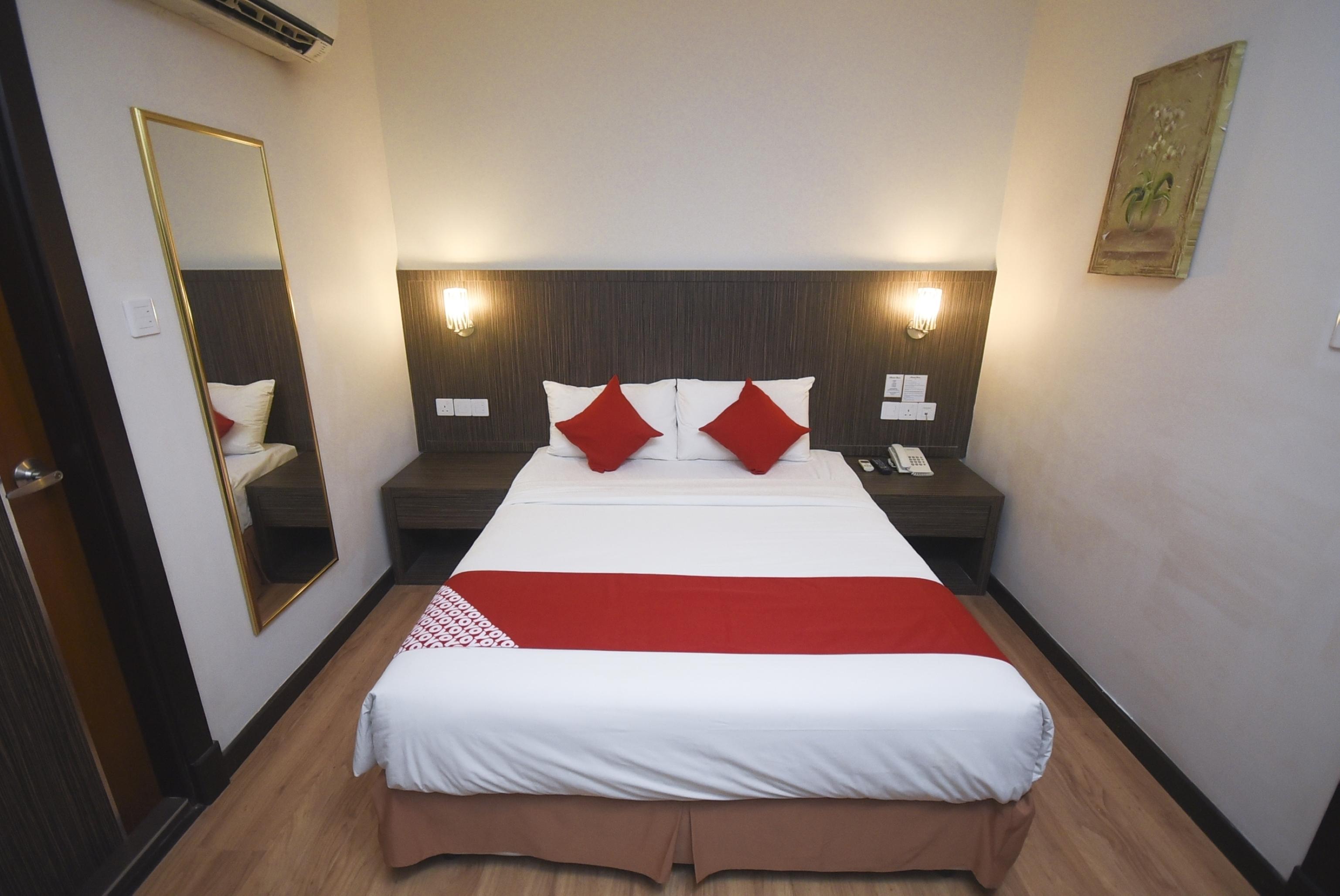Super Oyo 985 Hotel Nur Miri Exteriör bild