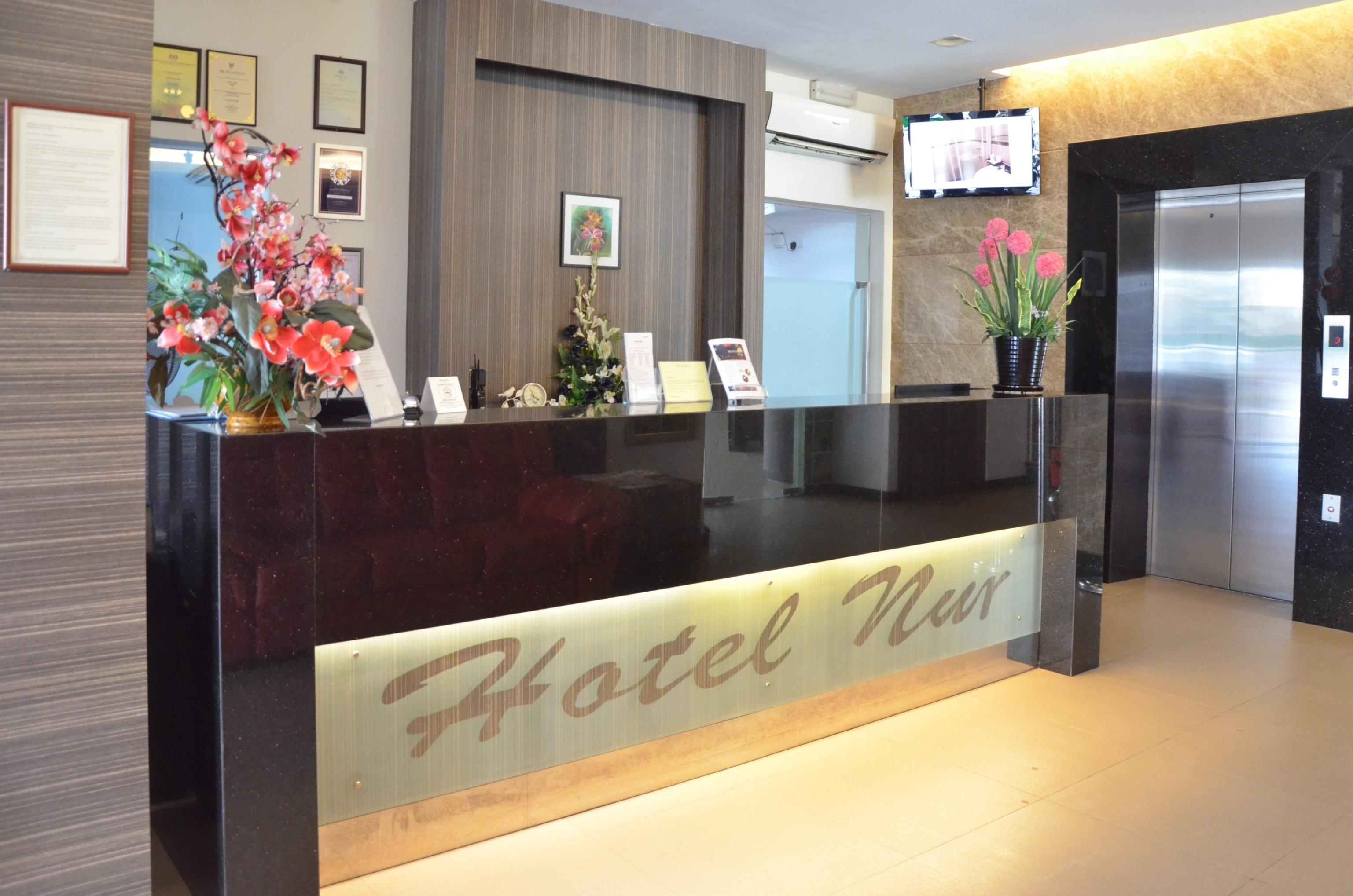 Super Oyo 985 Hotel Nur Miri Exteriör bild