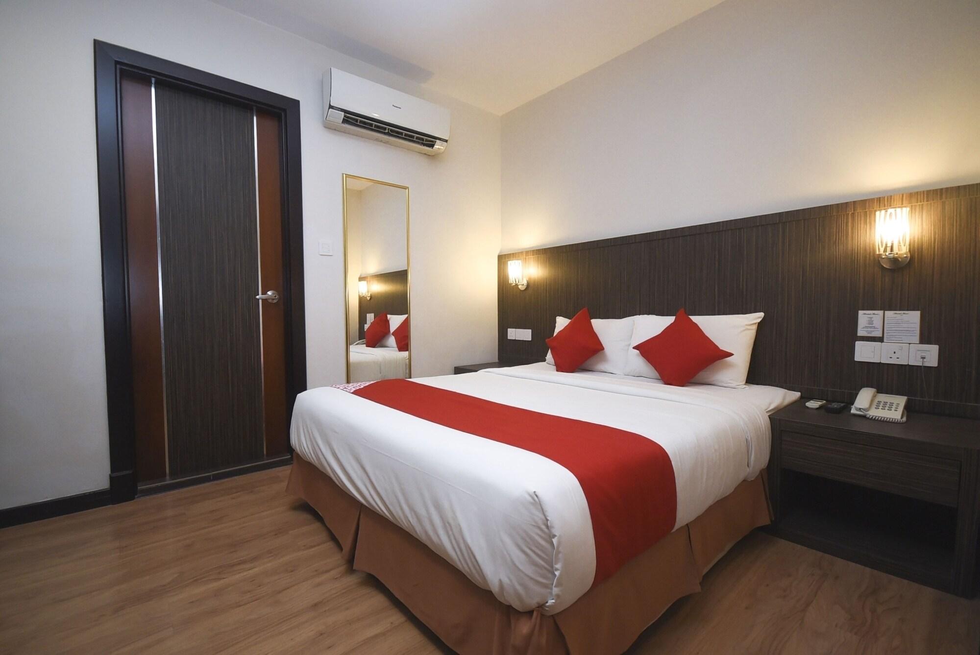 Super Oyo 985 Hotel Nur Miri Exteriör bild