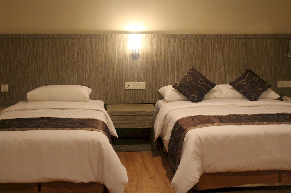Super Oyo 985 Hotel Nur Miri Exteriör bild