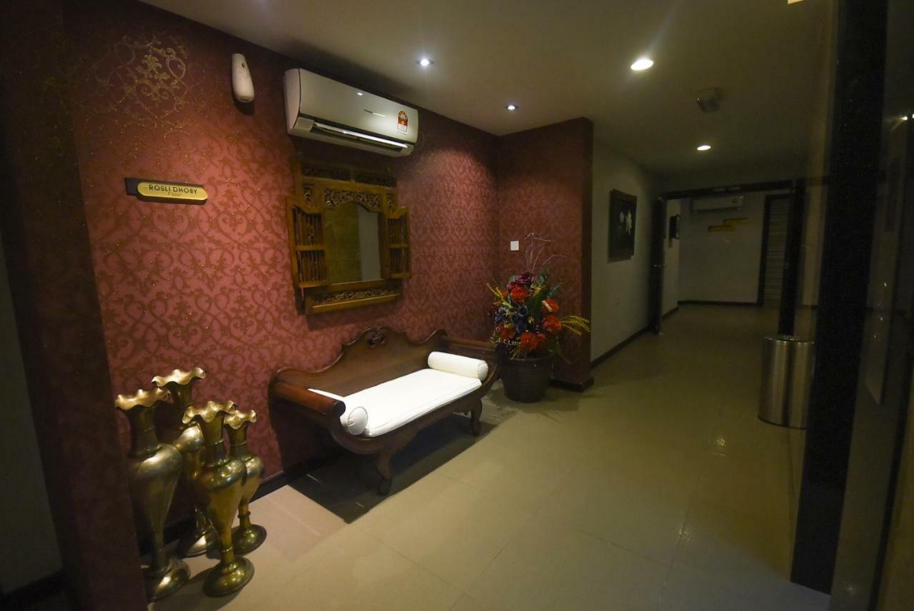 Super Oyo 985 Hotel Nur Miri Exteriör bild