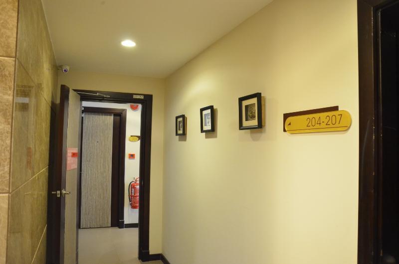 Super Oyo 985 Hotel Nur Miri Exteriör bild
